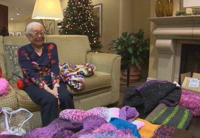 93 Year Old Woman Knits Blankets for Homeless Kittens