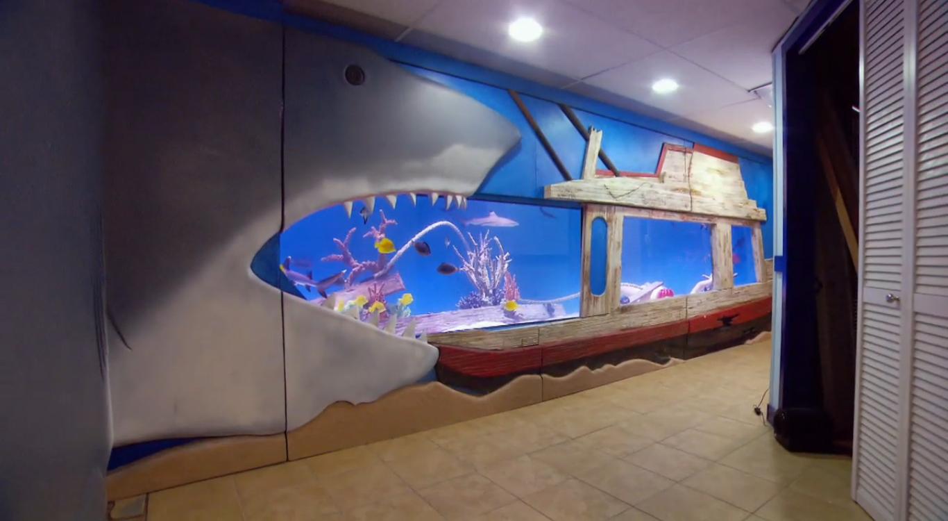 Tracy Morgan’s Custom Shark Tank Costs $400k and Weighs 50 tons