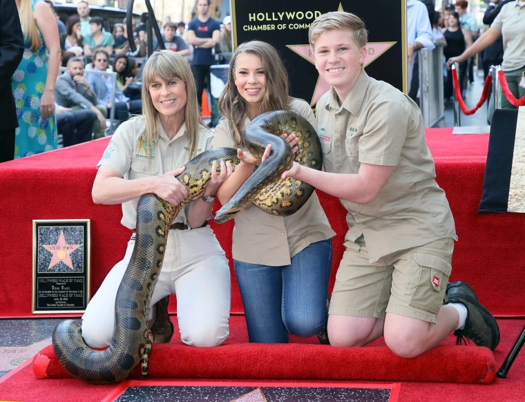 Crocodile Hunter Steve Irwin gets star on Hollywood Walk of Fame