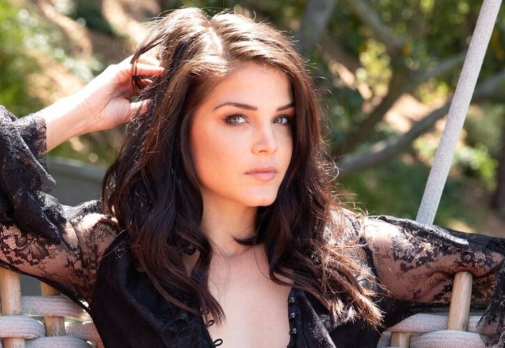 Marie Avgeropoulos Pets