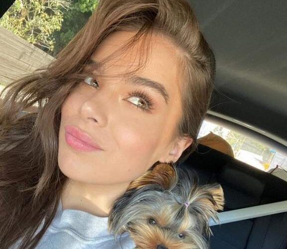 Hailee Steinfeld Pets