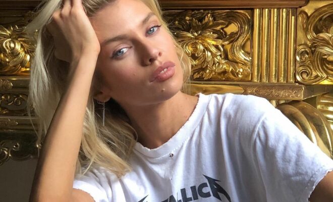 Stella Maxwell Pets