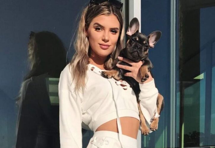 Alissa Violet Pets