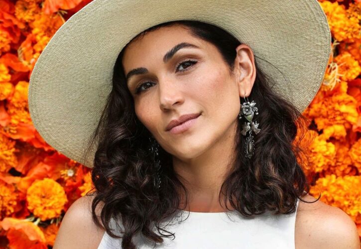 Lela Loren Pets