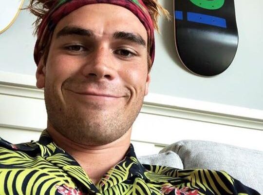 KJ Apa Pets