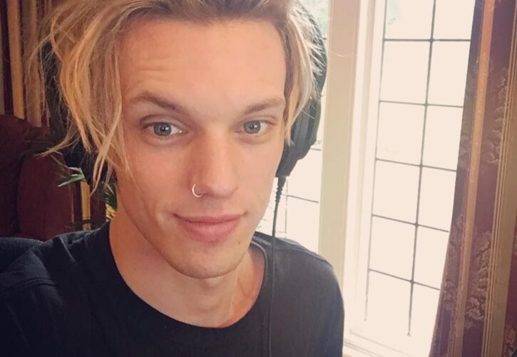 Jamie Campbell Bower Pets