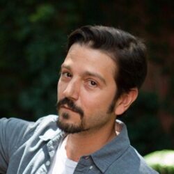 Diego Luna Pets