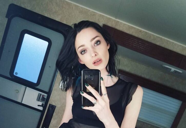 Emma Dumont Pets