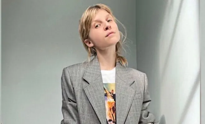 Clémence Poésy Pets