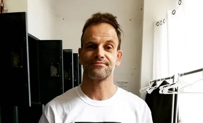 Jonny Lee Miller Pets