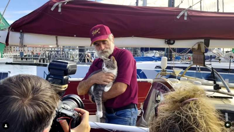 Oli the cat of the Sylph VI boat arriving in Sydney