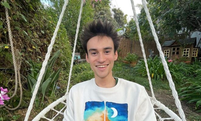 Jacob Collier Pets