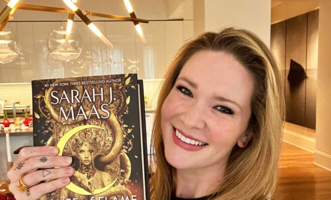 Sarah J. Maas Pets