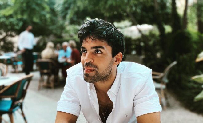 Sean Teale Pets