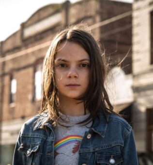 Dafne Keen Pets