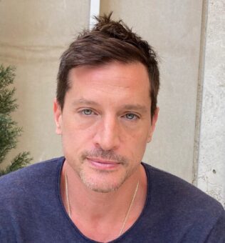 Simon Rex Pets