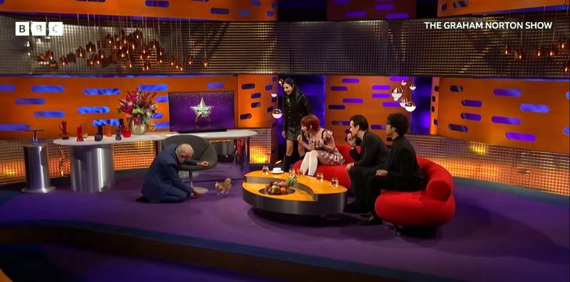 Graham Norton meeting Demi Moore's dog Pilaf