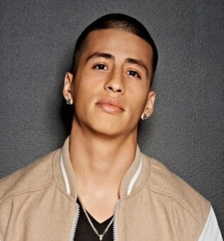 Carlito Olivero Pets