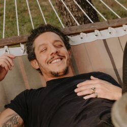 Theo Rossi Pets