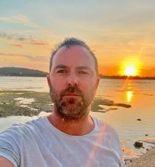 Sullivan Stapleton Pets