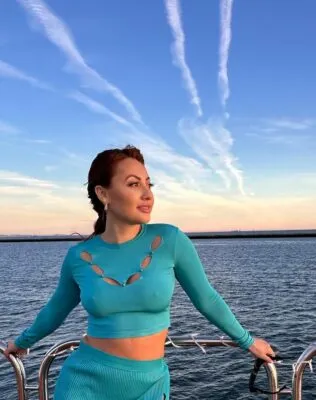 Francia Raisa Pets